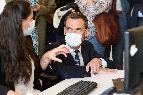Olivier Veran visiting the crisis unit of the Regional health agency - saint Denis