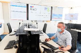 Olivier Veran visiting the crisis unit of the Regional health agency - saint Denis