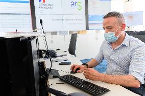 Olivier Veran visiting the crisis unit of the Regional health agency - saint Denis