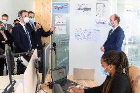 Olivier Veran visiting the crisis unit of the Regional health agency - saint Denis