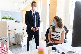 Olivier Veran visiting the crisis unit of the Regional health agency - saint Denis