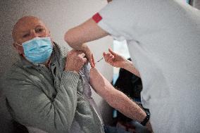 Elderly Get The Pfizer/BioNTech Jab - Marchiennes