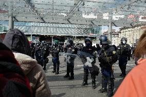 Corona-sceptic demonstrators protest - Bern