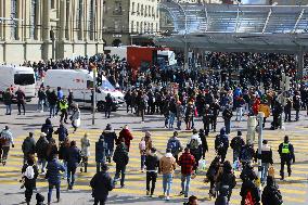 Corona-sceptic demonstrators protest - Bern