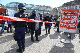 Corona-sceptic demonstrators protest - Bern