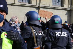 Corona-sceptic demonstrators protest - Bern