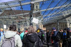 Corona-sceptic demonstrators protest - Bern