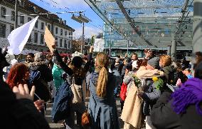 Corona-sceptic demonstrators protest - Bern