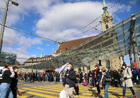 Corona-sceptic demonstrators protest - Bern