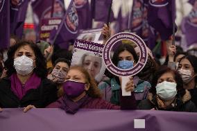 Women protest Turkey's withdrawal from Istanbul convention