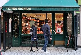 Open Shops during Paris 3rd Lockdown