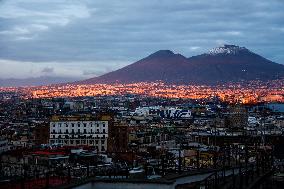 The snowy Vesuvius at sunset - Naples