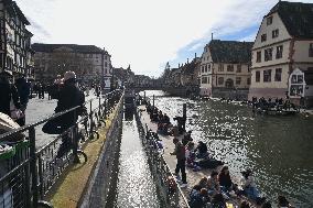 People enjoy a sunny spring day - Strasbourg