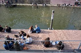 People enjoy a sunny spring day - Strasbourg