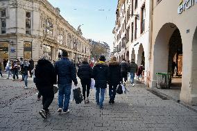 People enjoy a sunny spring day - Strasbourg