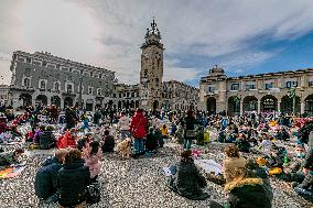 Students and teachers protest - Bergamo