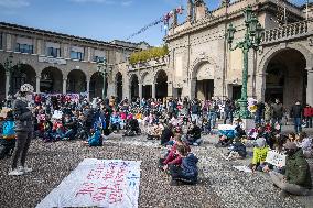 Students and teachers protest - Bergamo