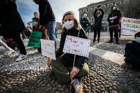 Students and teachers protest - Bergamo