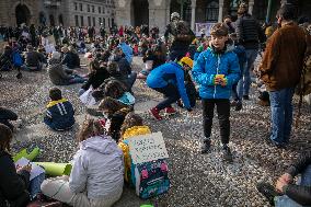 Students and teachers protest - Bergamo