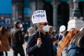 Students and teachers protest - Milan