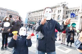 Students and teachers protest - Milan