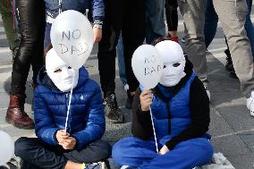 Students and teachers protest - Milan