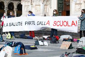 Students and teachers protest - Milan