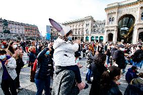 Students and teachers protest - Milan