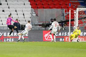 Soccer Football - Ligue 1 - Olympique Lyon vs PSG