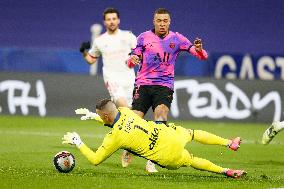 Soccer Football - Ligue 1 - Olympique Lyon vs PSG