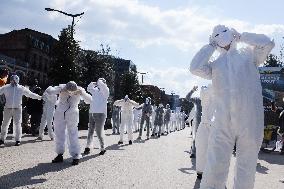 White Masks Protest Against Covid-19 Measures - Toulouse