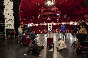 Occupation Of The Sébastopol Theater By Intermittent Workers - Lille