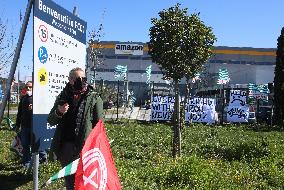 Amazon workers strike - Italy