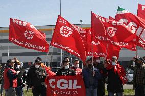 First national strike of the entire Amazon supply chain - Italy