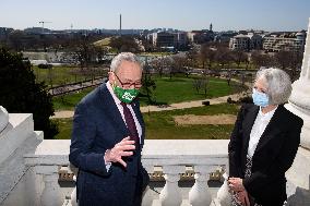 Schumer Meets the New Senate Sergeant - Washington