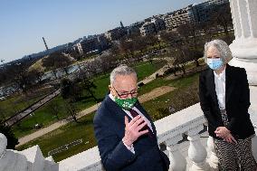 Schumer Meets the New Senate Sergeant - Washington