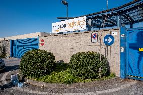 Amazon Logistics Workers Strike - Milan