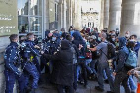 Evacuation of Grand Theatre - Bordeaux
