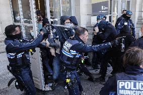 Evacuation of Grand Theatre - Bordeaux
