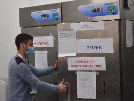 Covid-19 Vaccination Center - Saint-Quentin-En-Yvelines