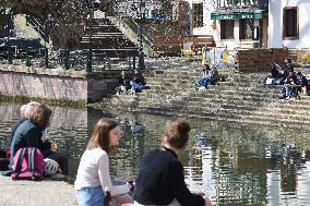 Students And Workers Eat Outside - Strasbourg