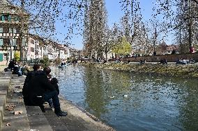 Students And Workers Eat Outside - Strasbourg