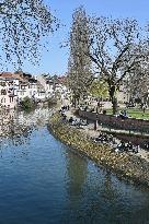 Students And Workers Eat Outside - Strasbourg