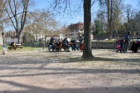 Students And Workers Eat Outside - Strasbourg