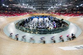 French Cycling Team Training During Vaccine Campaign - Saint-Quentin-en-Yvelines