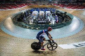 French Cycling Team Training During Vaccine Campaign - Saint-Quentin-en-Yvelines
