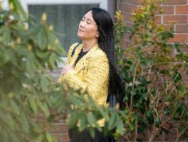 Huawei CFO Meng Wanzhou Leaves Her Home - Vancouver