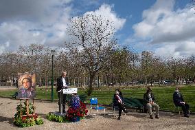 Commemorative plaque in honor of the Afghan commander Ahmad Shah Massoud - Paris