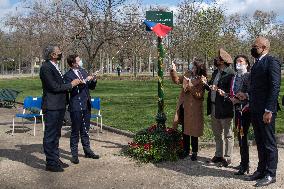 Commemorative plaque in honor of the Afghan commander Ahmad Shah Massoud - Paris