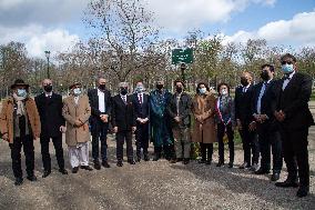 Commemorative plaque in honor of the Afghan commander Ahmad Shah Massoud - Paris